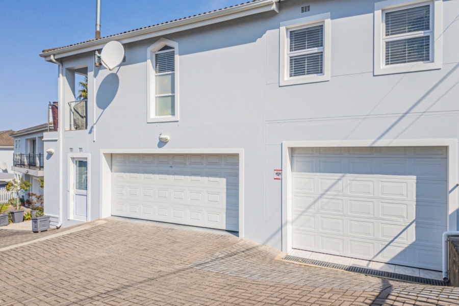 3 Bedroom Property for Sale in Paradise Western Cape